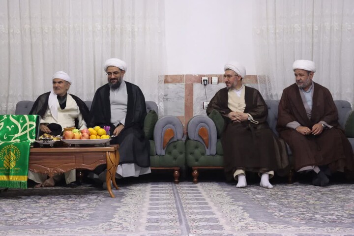 تقدیر امام جمعه همدان از خانواده‌های شهدا در ثلاث باباجانی