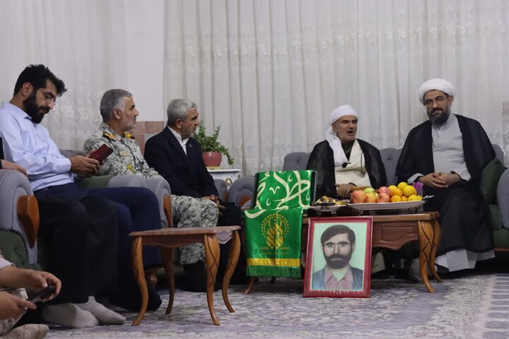 تقدیر امام جمعه همدان از خانواده‌های شهدا در ثلاث باباجانی