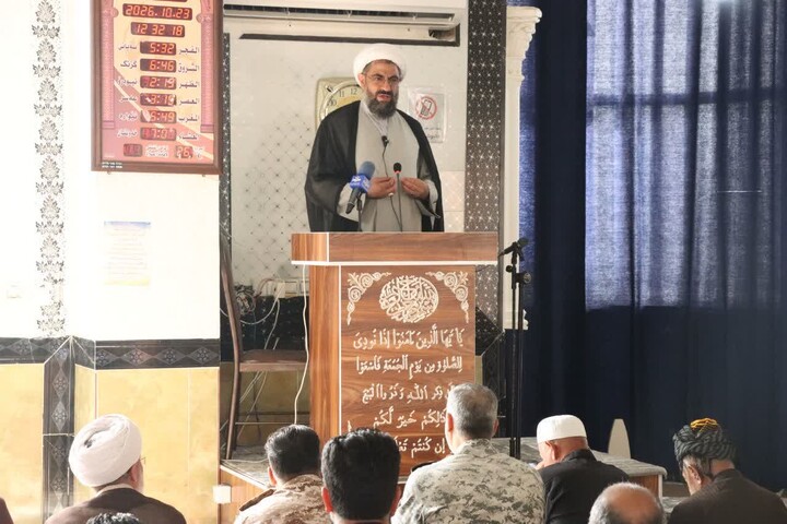 تصاویر / اقامه نماز وحدت با حضور حضور نماینده ولی فقیه در استان همدان در شهر مرزی ازگله