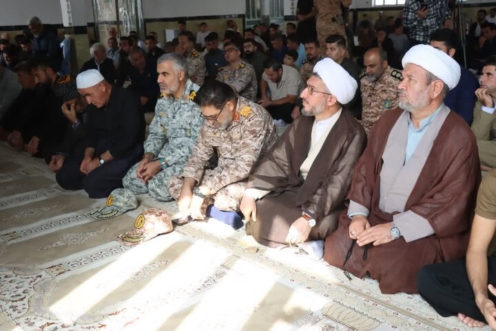 تصاویر / اقامه نماز وحدت با حضور حضور نماینده ولی فقیه در استان همدان در شهر مرزی ازگله