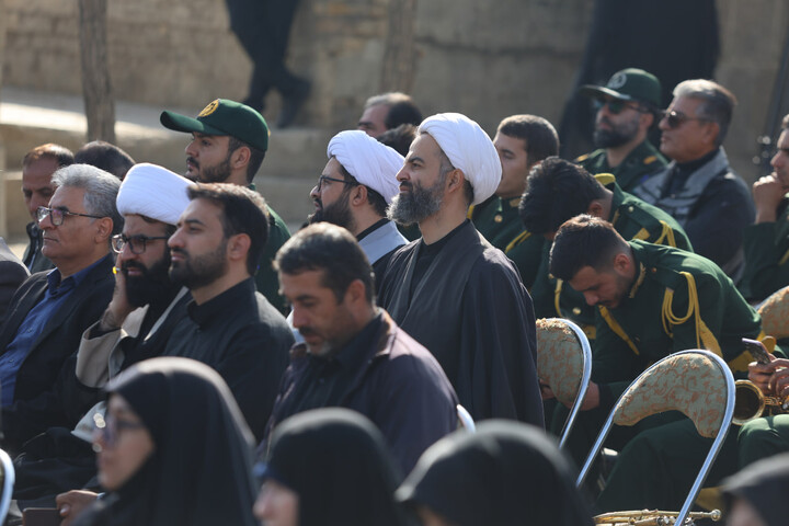 تصاویر / آیین غبارروبی مزار آیت‌الله موسوی همدانی (ره)
