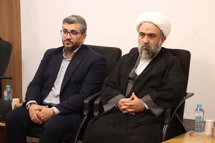 تصاویر/ نشست اعضای ستاد چهارمین جشنواره حیات فاطمی آمل با نماینده ولی فقیه در استان مازندران