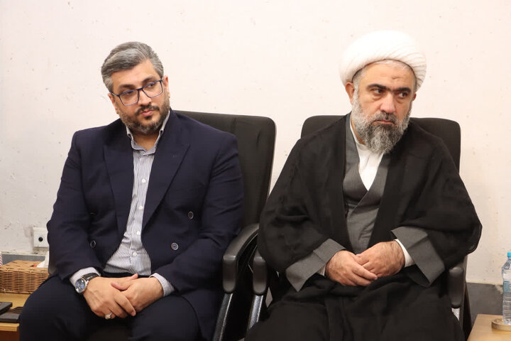 تصاویر/ نشست اعضای ستاد چهارمین جشنواره حیات فاطمی آمل با نماینده ولی فقیه در استان مازندران