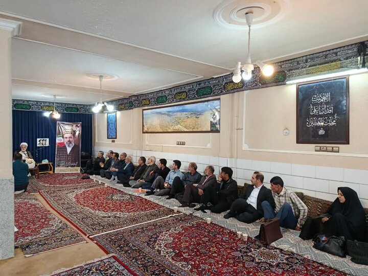 تصاویر/دیدار با مدیرعامل اداره ورزش و جوانان با نماینده ولی‌فقیه در استان مرکزی