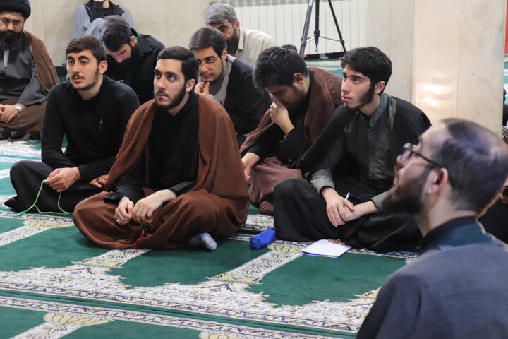 تصاویر /برگزاری جلسه اخلاق در مدرسه علمیه بقیه الله تهران