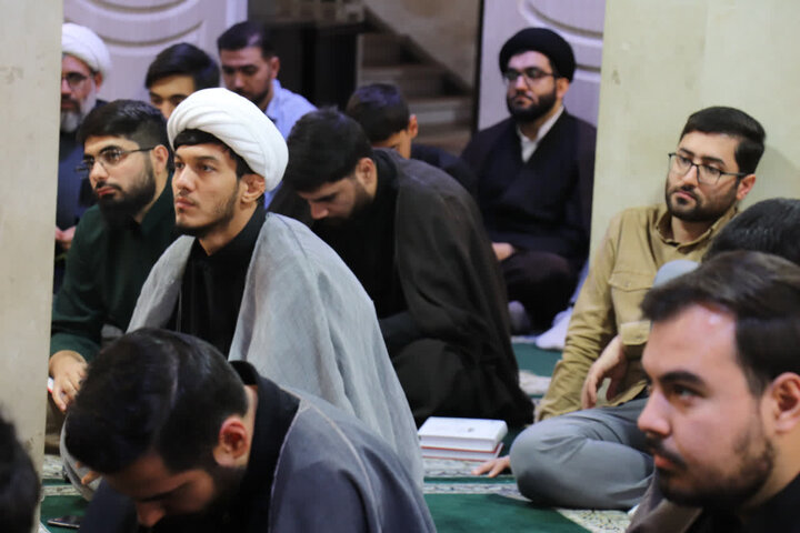 تصاویر /برگزاری جلسه اخلاق در مدرسه علمیه بقیه الله تهران