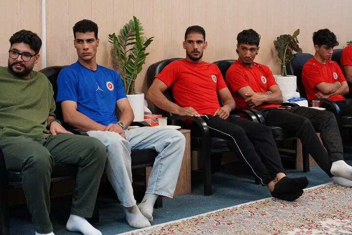 تصاویر/ دیدار اعضای تیم ملی کیک‌بوکسینگ ایران با امام جمعه سیرجان