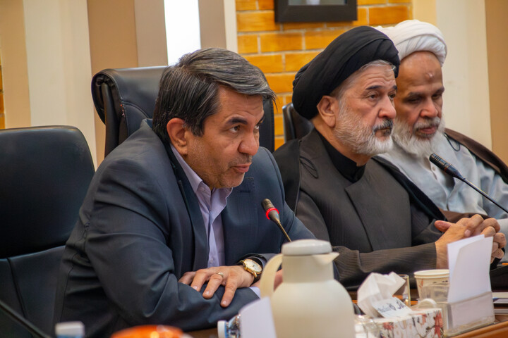 تصاویر/ نشست مشاور رئیس‌جمهور با کارگروه‌های حوزه علمیه استان کرمان