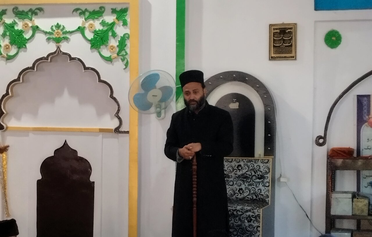 नमाज़ की पाबंदी तमाम मुश्किलात का हाल है।मौलाना मासूम रज़ा कैफ़ी