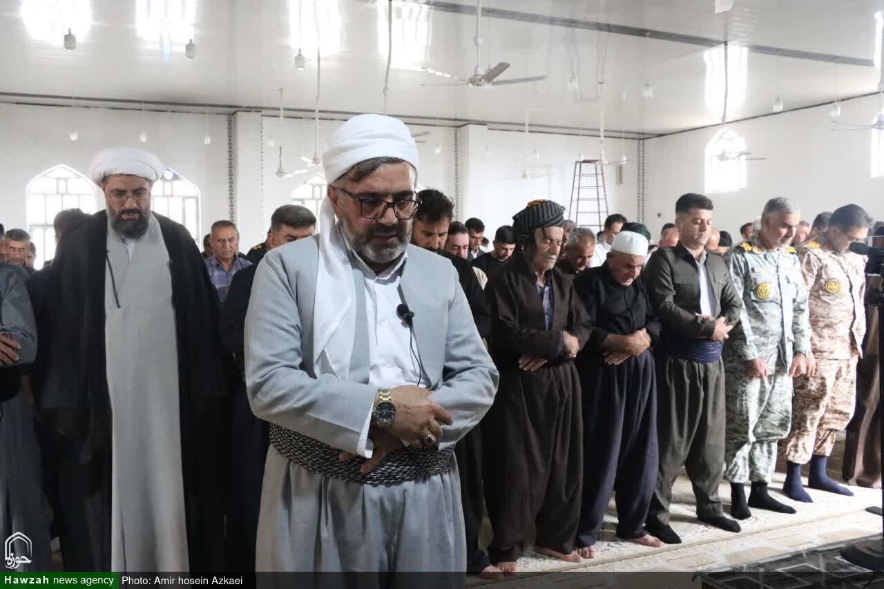 تصاویر / اقامه نماز وحدت با حضور حضور نماینده ولی فقیه در استان همدان در شهر مرزی ازگله