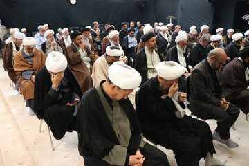تصاویر/ اقامه عزای فاطمی در دفتر آیت‌الله العظمی نوری‌همدانی