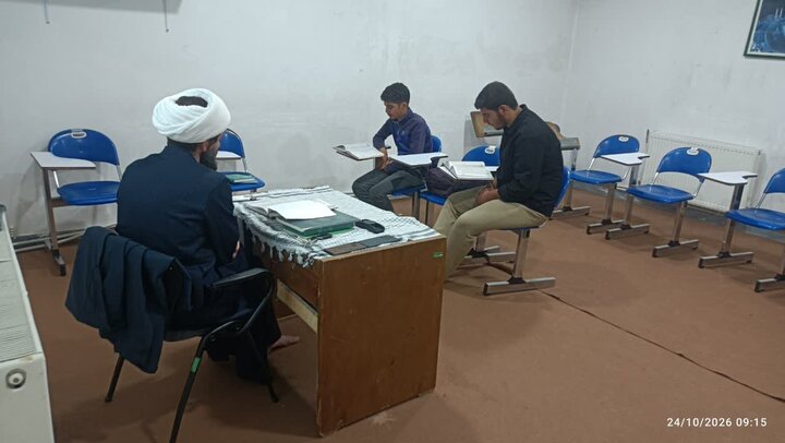 تصاویر/کارگاه آموزش قرآن کریم مدرسه علمیه دلفان