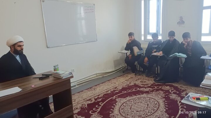 تصاویر/کارگاه آموزش قرآن کریم مدرسه علمیه دلفان