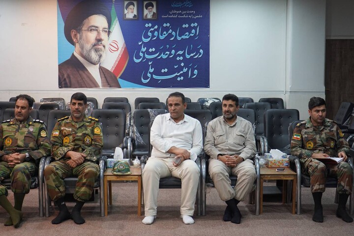 دیدار فرماندهان ارتش در جنوب غرب کشور با نماینده ولی‌فقیه در خوزستان