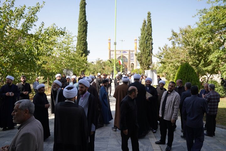 تصاویر| بزرگداشت ارتحال آیت‌الله‌العظمی شبیری زنجانی(ره) حوزه علمیه کرمانشاه