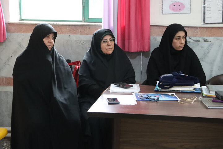 تصاویر/ حضور نماینده ولی فقیه در مازندران و برگزاری نشست علمی در دبیرستان معارف و علوم اسلامی شهید مطهری در ساری