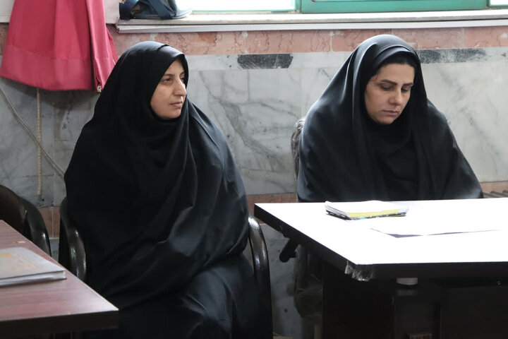تصاویر/ حضور نماینده ولی فقیه در مازندران و برگزاری نشست علمی در دبیرستان معارف و علوم اسلامی شهید مطهری در ساری