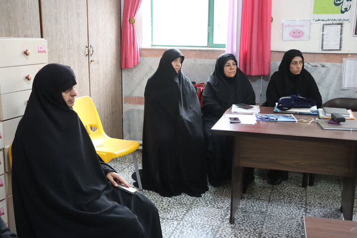 تصاویر/ حضور نماینده ولی فقیه در مازندران و برگزاری نشست علمی در دبیرستان معارف و علوم اسلامی شهید مطهری در ساری