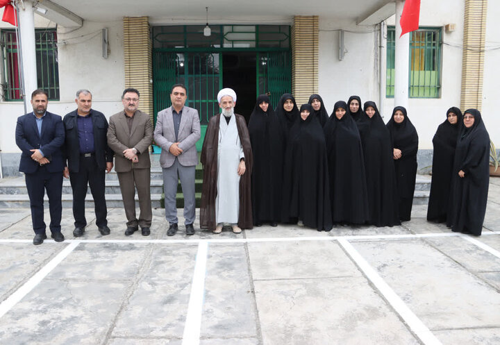 تصاویر/ حضور نماینده ولی فقیه در مازندران و برگزاری نشست علمی در دبیرستان معارف و علوم اسلامی شهید مطهری در ساری