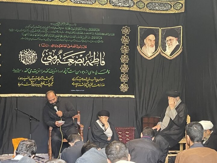 تصاویر/ مراسم عزاداری ایام شهادت حضرت زهرا(س)در مدرسه امام صادق(ع)بروجرد