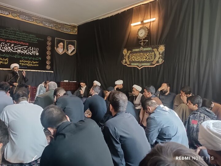 تصاویر/ مراسم عزاداری ایام شهادت حضرت زهرا(س)در مدرسه امام صادق(ع)بروجرد