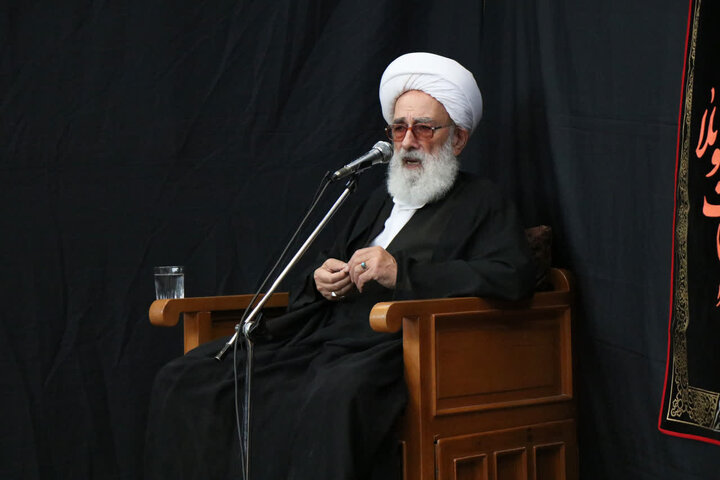 برگزاری مراسم سوگواری ایـام فـاطـمیه اول در دفـتر حضـرت آيت الله العظـمی نـوری هـمدانی