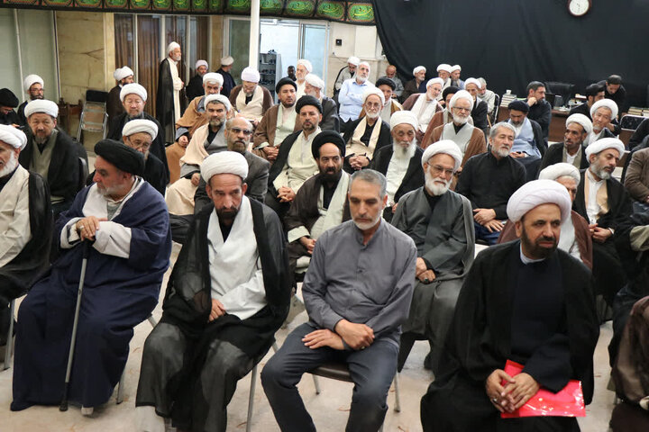 برگزاری مراسم سوگواری ایـام فـاطـمیه اول در دفـتر حضـرت آيت الله العظـمی نـوری هـمدانی