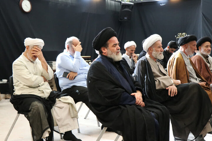 برگزاری مراسم سوگواری ایـام فـاطـمیه اول در دفـتر حضـرت آيت الله العظـمی نـوری هـمدانی