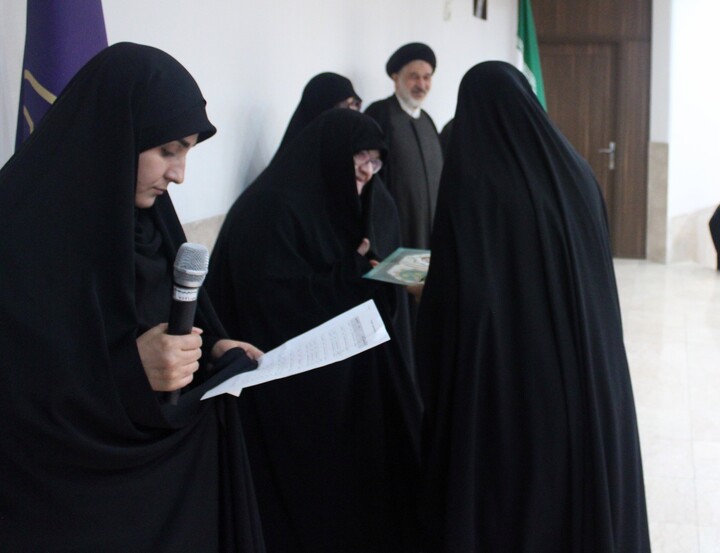 تصاویر/ مراسم تجلیل از طلاب و اساتید نخبه مدارس علمیه خواهران استان کرمان