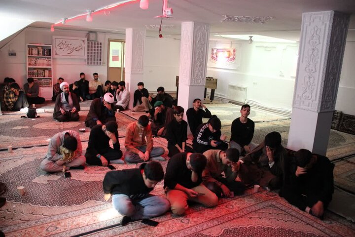 تصاویر/مراسم عزاداری ایام فاطمیه در مدرسه علمیه امام صادق (ع) بیجار