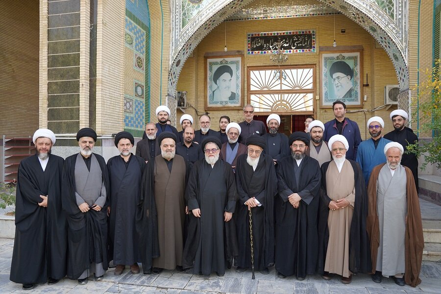 تصاویر/ بزرگداشت ارتحال آیت‌الله‌ العظمی شبیری زنجانی(ره) در حوزه علمیه کرمانشاه