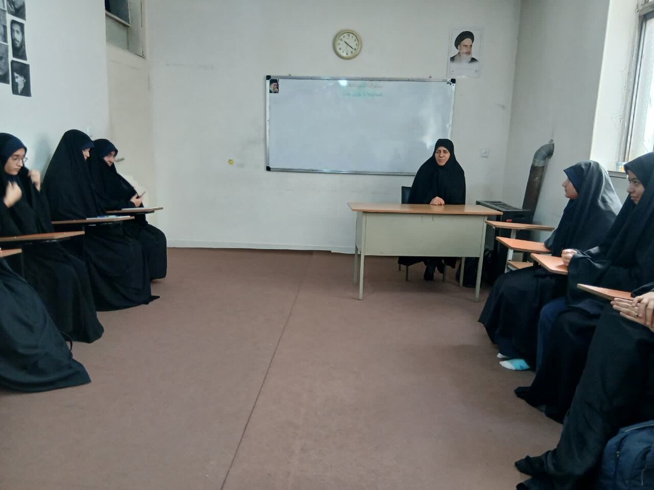 کارگاه مهارت‌آموزی نظم و مدیریت زمان ویژه طلاب نوجوان در مدرسه علمیه الهیه ساوه برگزار شد