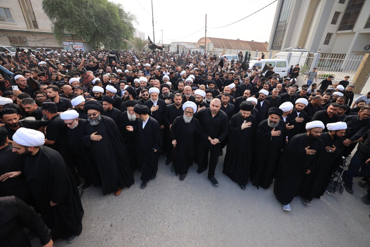 آیت اللہ العظمیٰ بشیر نجفی کی قیادت میں نجف اشرف میں سالانہ جلوس عزائے فاطمیہ