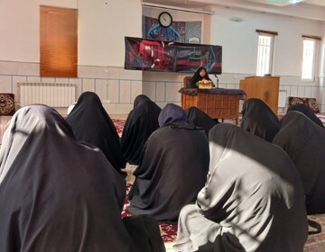 قلم و بصیرت طلاب، امتداد راه شهدا در جبهه فرهنگی است