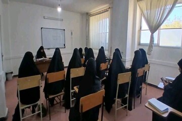 الگوی سوم زن مسلمان، جمع میان مسئولیت خانوادگی و نقش‌آفرینی اجتماعی است