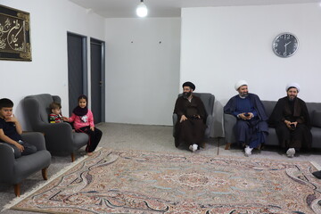 تصاویر/ سرکشی و دیدار مدیر حوزه علمیه کردستان از طلاب متأهل در حال تحصیل شهرستان بیجار