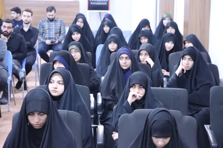 تصاویر/ نشست نماینده ولی فقیه در استان مازندران با نمایندگان تشکل دانش آموزی، دانشجویی و فعالین فرهنگی ساری