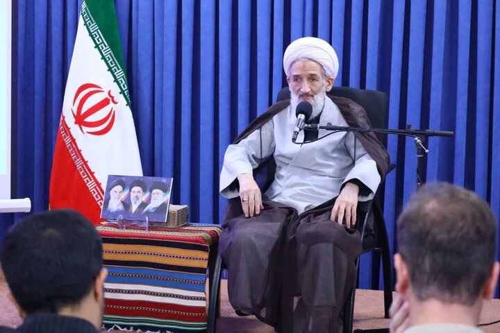 تصاویر/ نشست نماینده ولی فقیه در استان مازندران با نمایندگان تشکل دانش آموزی، دانشجویی و فعالین فرهنگی ساری