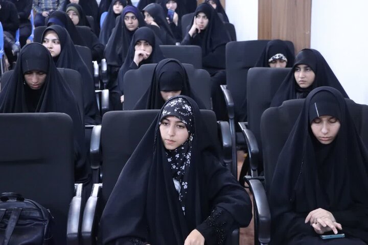 تصاویر/ نشست نماینده ولی فقیه در استان مازندران با نمایندگان تشکل دانش آموزی، دانشجویی و فعالین فرهنگی ساری