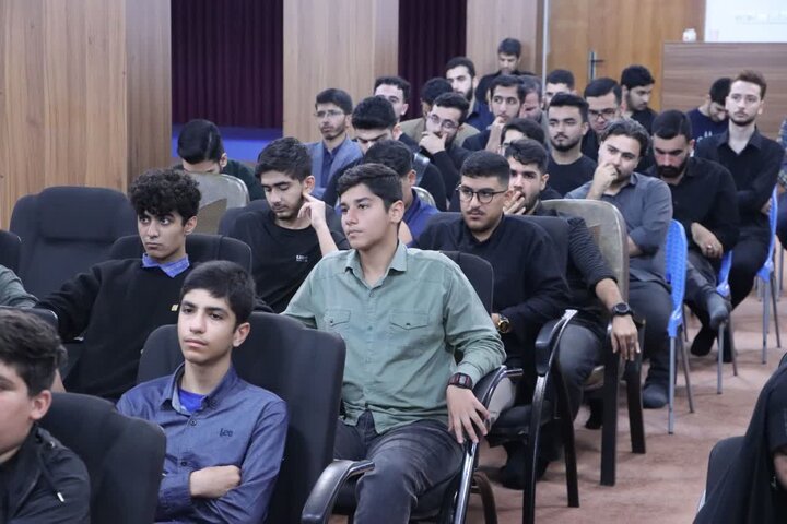 تصاویر/ نشست نماینده ولی فقیه در استان مازندران با نمایندگان تشکل دانش آموزی، دانشجویی و فعالین فرهنگی ساری