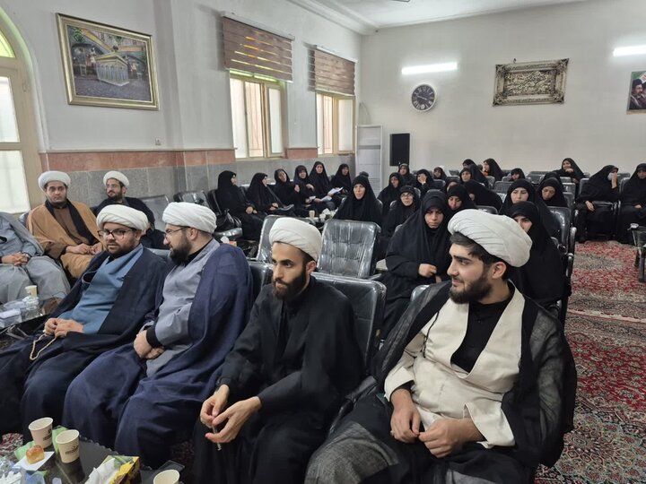 تصاویر/ نشست مبلغین شهرستان با امام جمعه پاکدشت