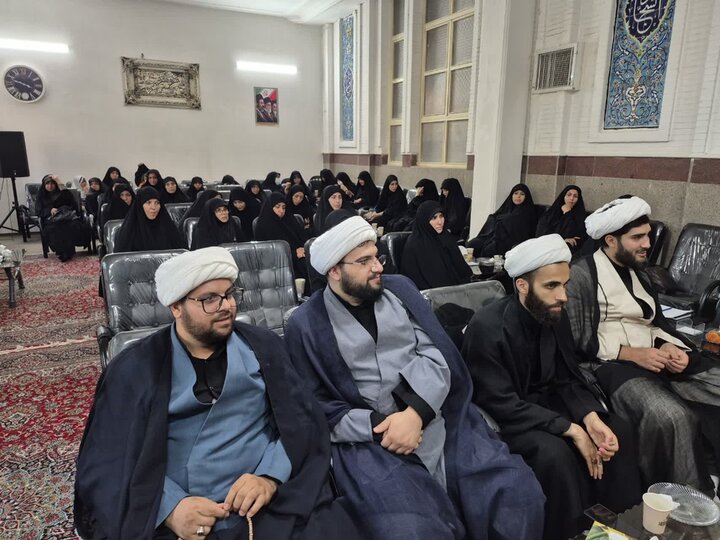 تصاویر/ نشست مبلغین شهرستان با امام جمعه پاکدشت