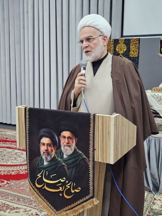 تصاویر/دیدار نماینده ولی‌فقیه در کردستان با اساتید و کادر مدرسه علمیه خواهران حضرت فاطمه(س)  بیجار