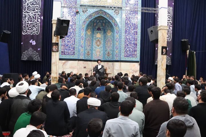 تصاویر/ محفل قرآن و عترت طلاب مدارس آیت‌الله مجتهدی و آیت‌الله حق‌شناس