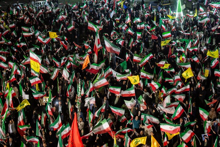دویست و چهلمین موج حضور ملت ایران / دعوت به حضور سراسری در حمایت از مدافعان میهن و جبهه مقاومت