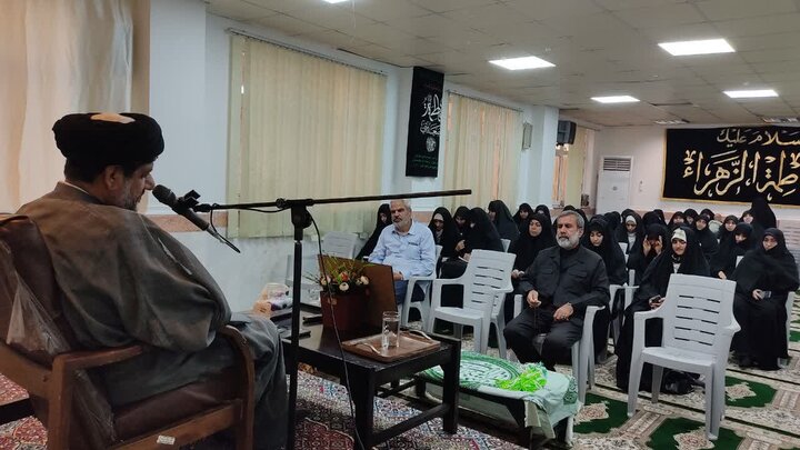 تصاویر/ برگزاری نشست فاطمی در مدرسه علمیه خواهران گناوه