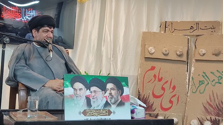تصاویر/ برگزاری نشست فاطمی در مدرسه علمیه خواهران گناوه