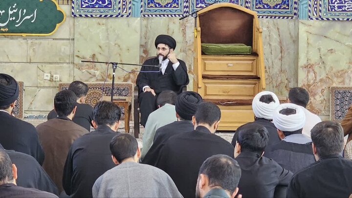 تصاویر/ نشست تبیینی با موضوع "راهکارهای موثر نقش آفرینی طلاب در جنگ تمدنی اخیر" در مدرسه علمیه معصومیه