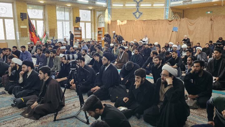 تصاویر/ نشست تبیینی با موضوع "راهکارهای موثر نقش آفرینی طلاب در جنگ تمدنی اخیر" در مدرسه علمیه معصومیه