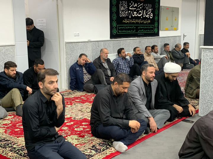 تصاویر / برگزاری مراسم روضه ایام فاطمیه در دفتر امام جمعه ملایر